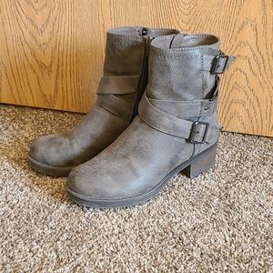 White Mountain boots